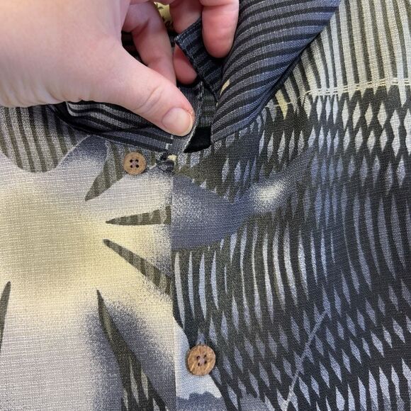 Xl Tommy Bahama | 100% Silk Button Down Hawaiian Shirt - Picture 8 of 15